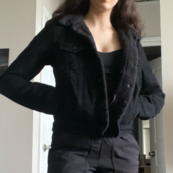 Levi’s XS Ex-Boyfriend Sherpa Trucker Jacket (slightly oversized) - Picture 3 of 5